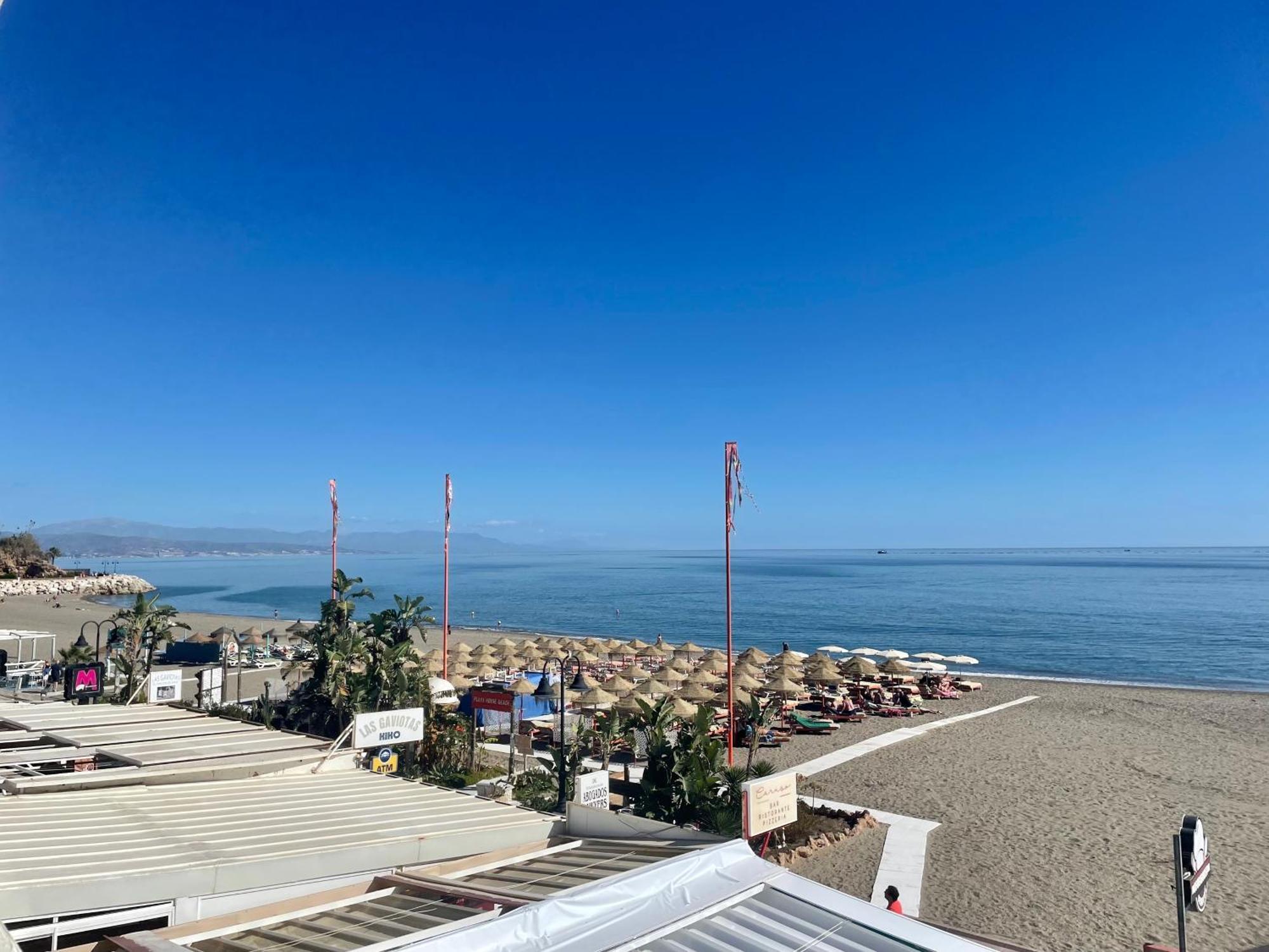 Apartamento Calma Carihuela Beach - 10 Metros De La Playa トレモリノス エクステリア 写真