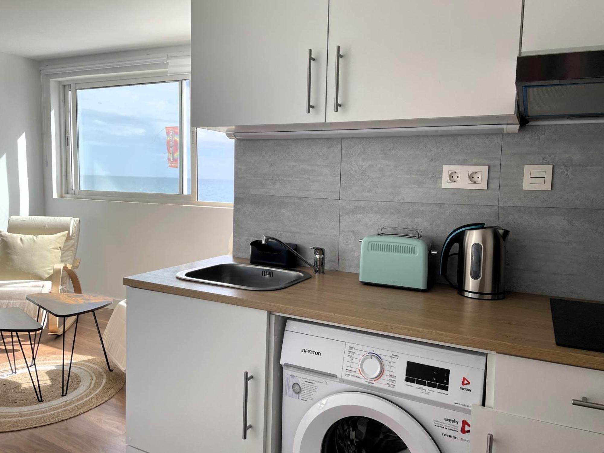 Apartamento Calma Carihuela Beach - 10 Metros De La Playa トレモリノス エクステリア 写真
