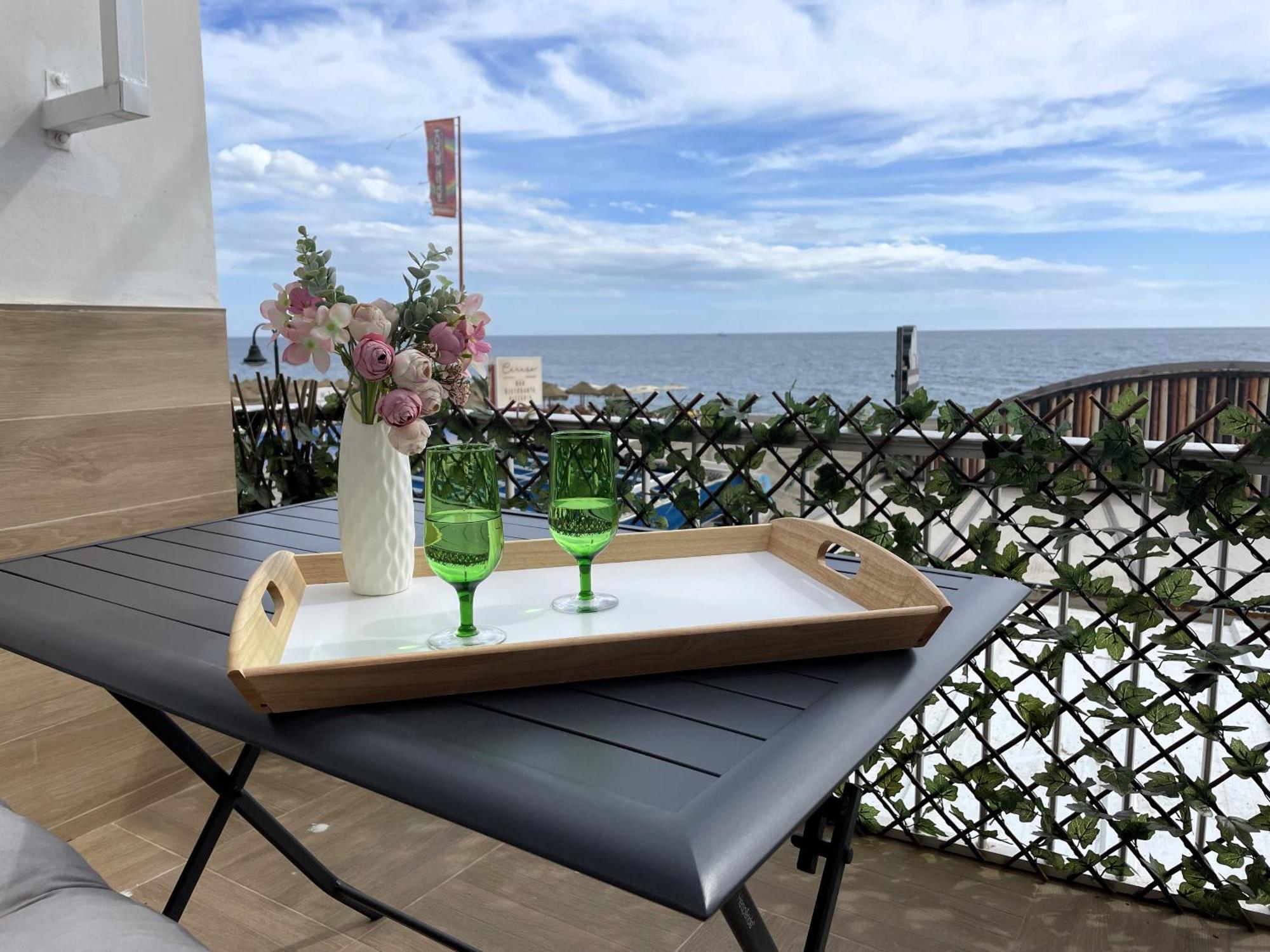 Apartamento Calma Carihuela Beach - 10 Metros De La Playa トレモリノス エクステリア 写真